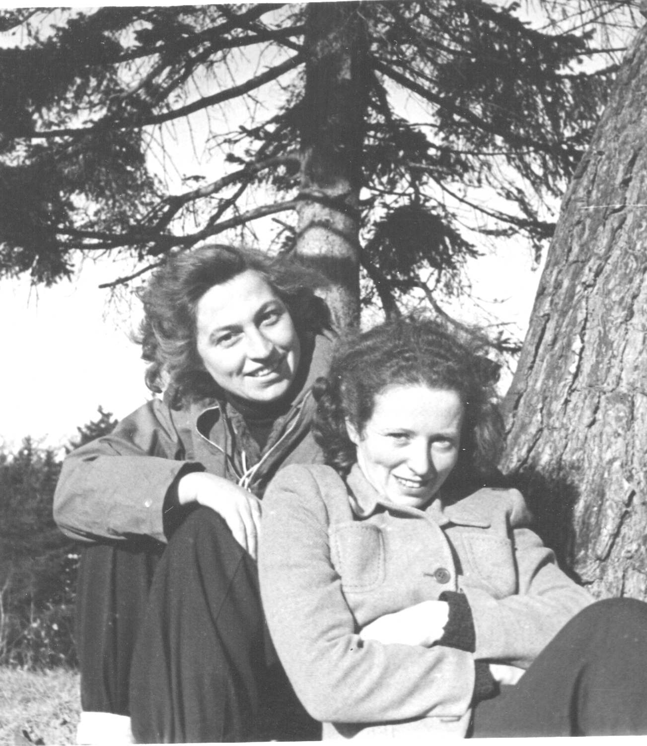 Hilde Zimmermann (links) mit ihrer Freundin Juci Fürst, ca. 1949, Foto: privat